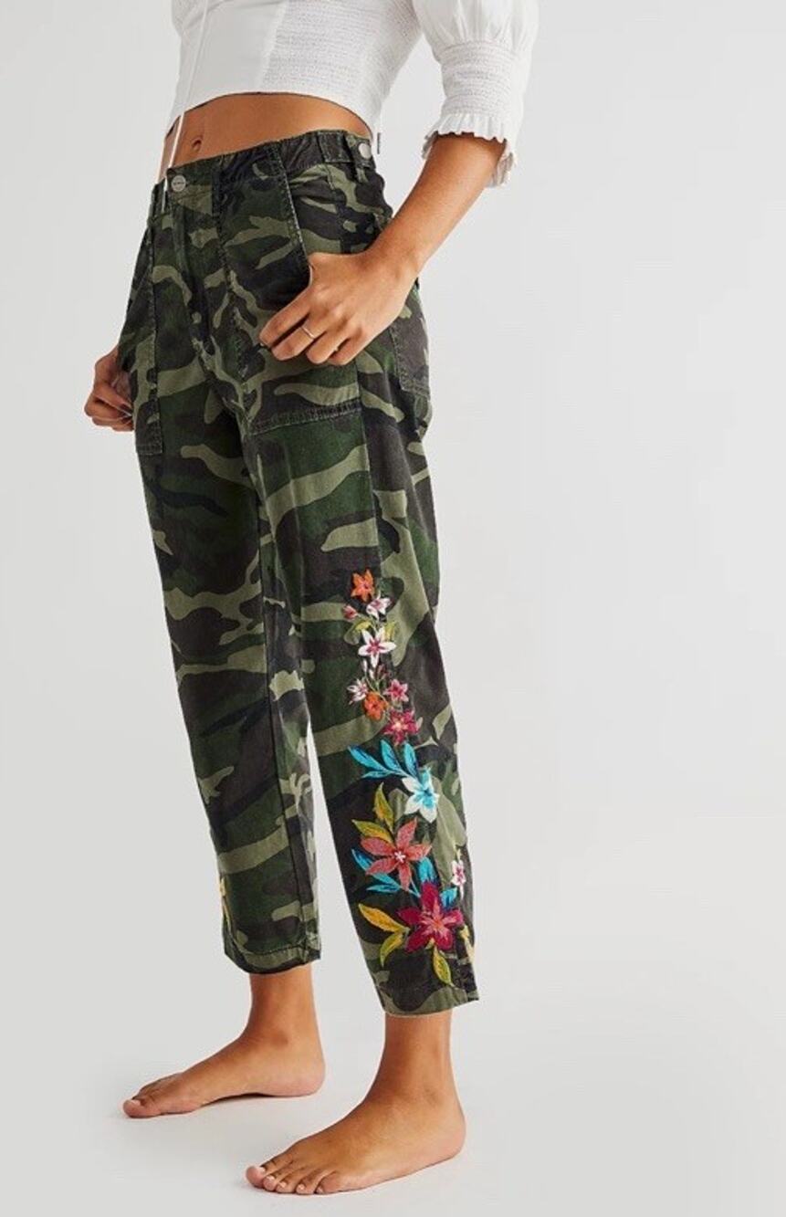 Driftwood Free People Floral Embroidered Camouflage Y2K Artsy Crop Pants Sz XS
